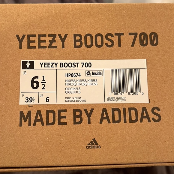 Yeezy adults boost 700 - Picture 6 of 6